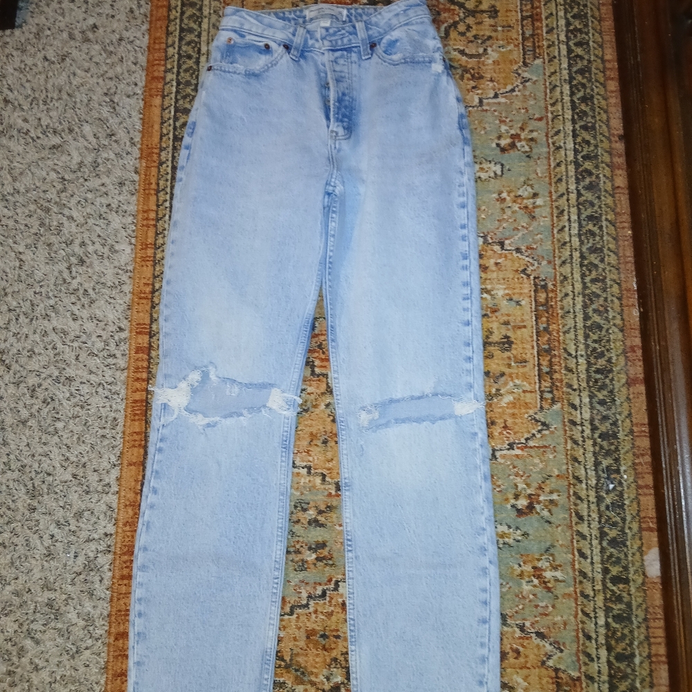 Brand new with tag Abercrombie The Dad high rise jeans
